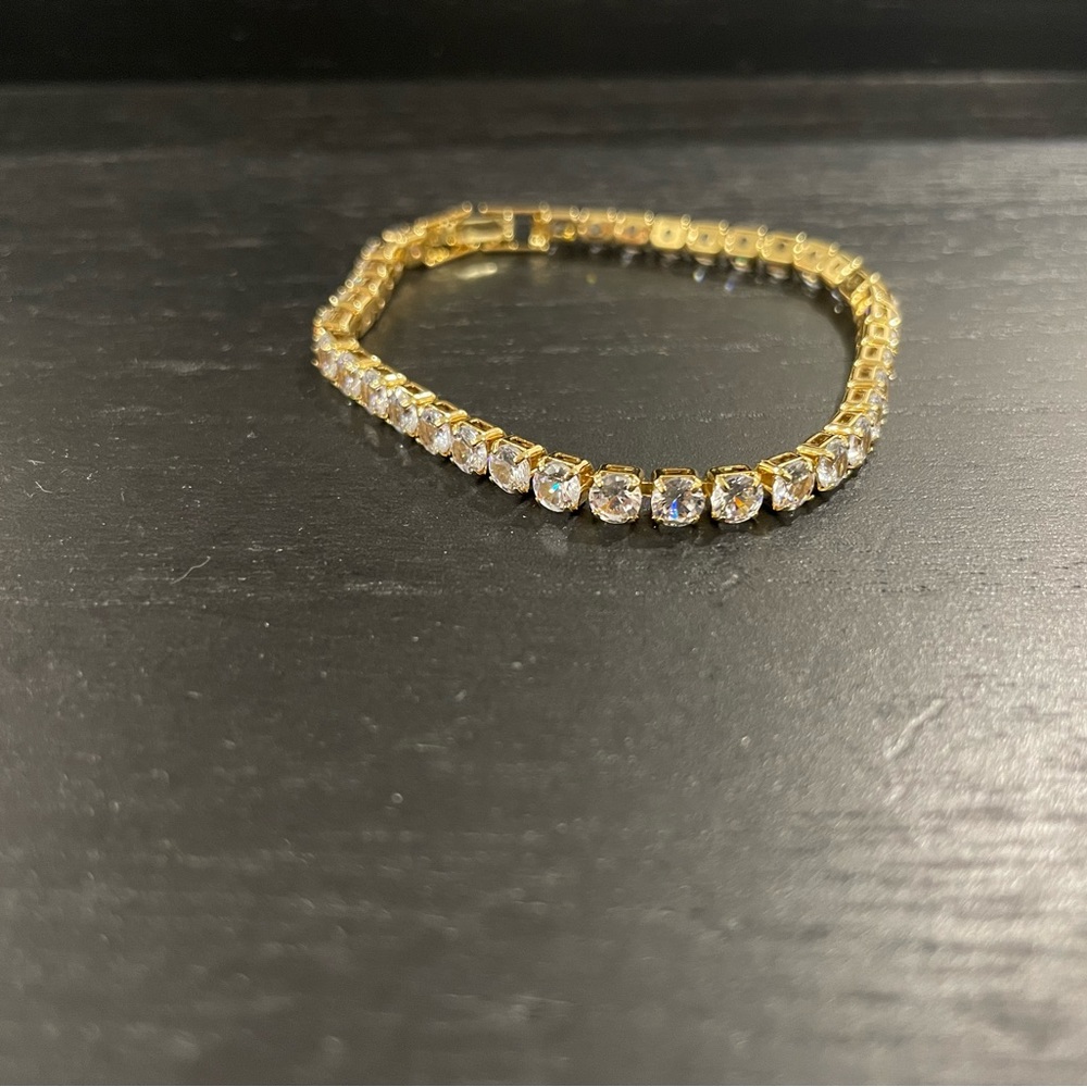 BRAND NEW! Gold plated copper bracelet